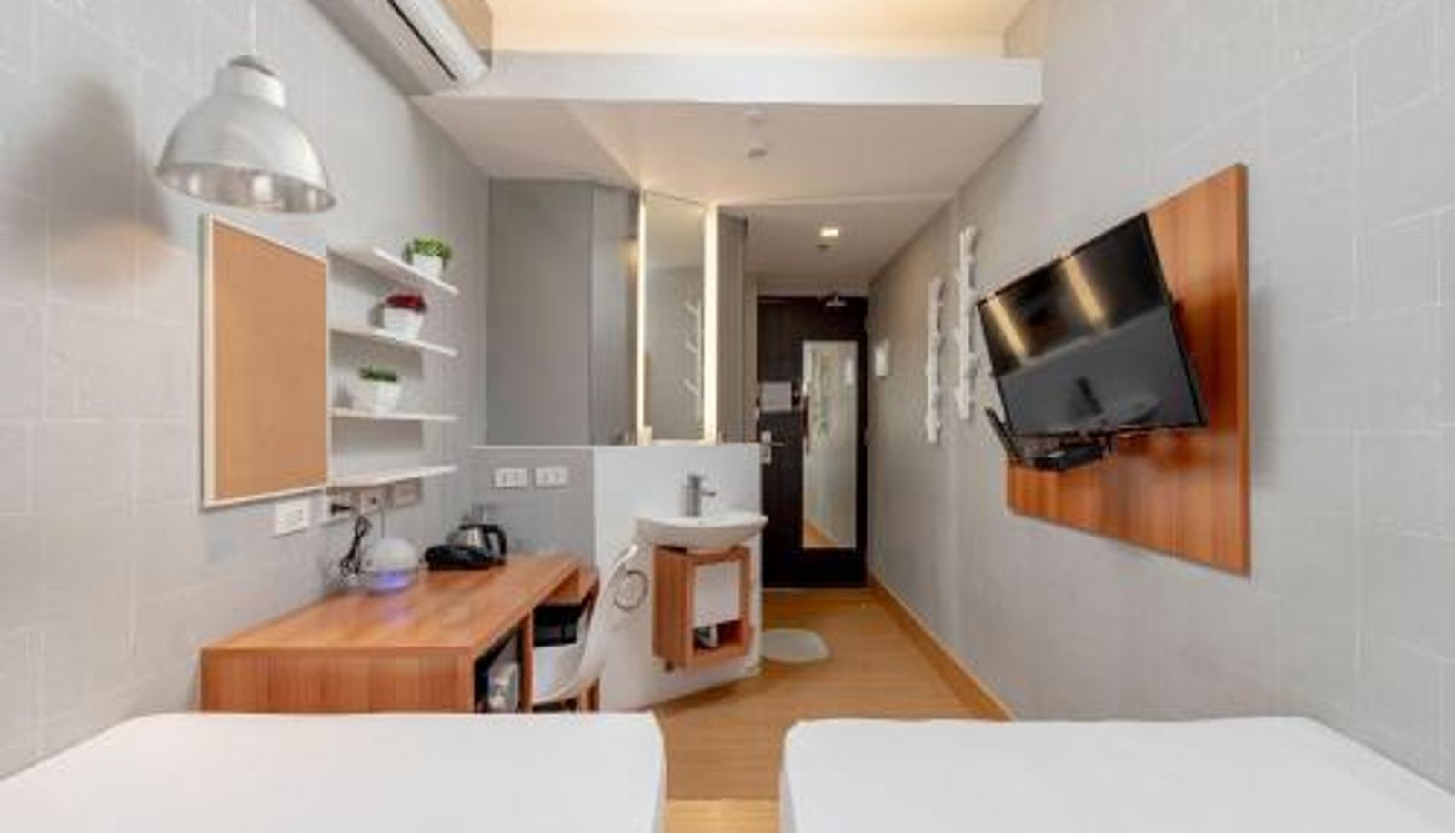 Room - Selah Pods Hotel Manila