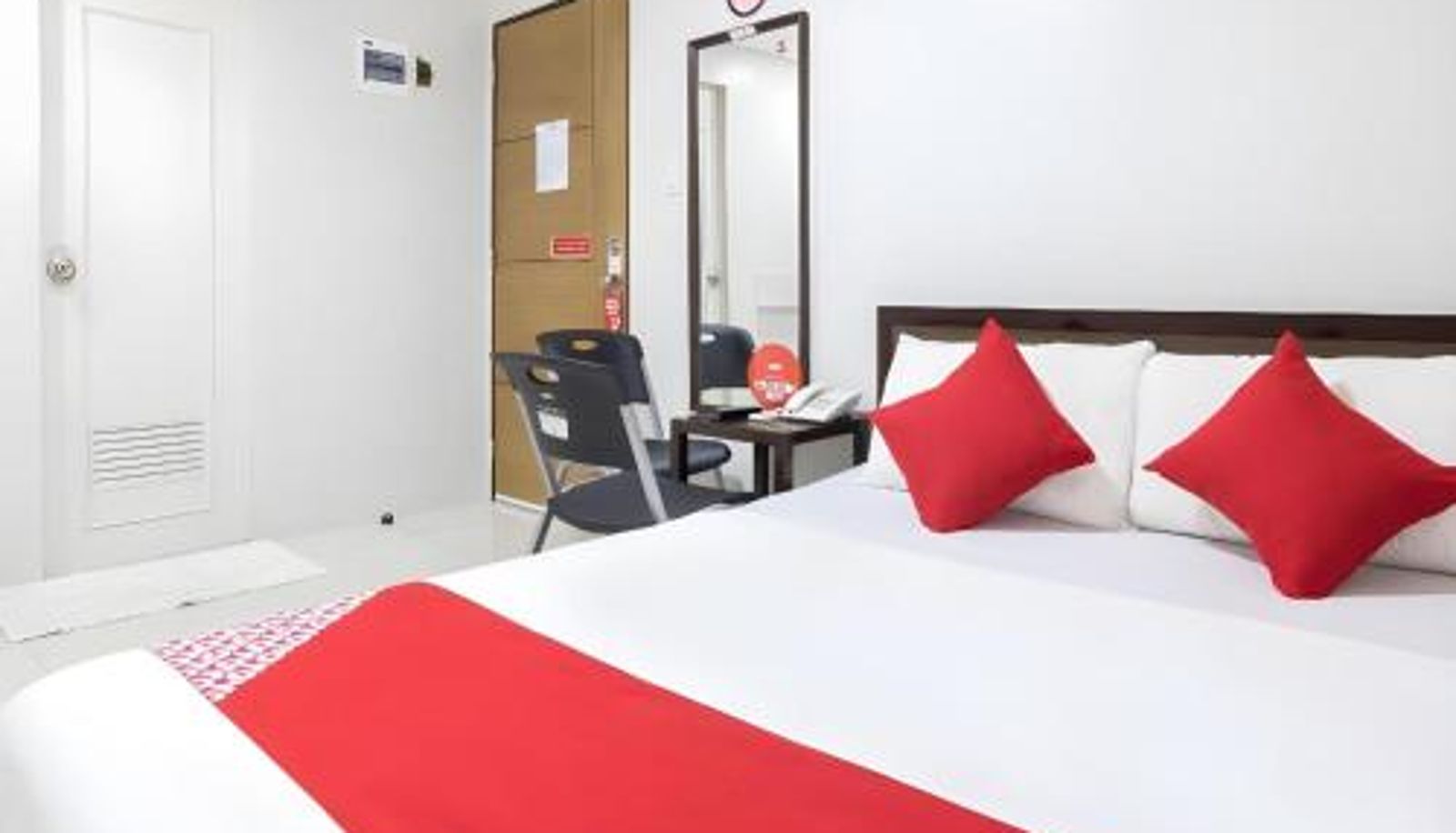 Kamer - OYO 152 Sangco Condotel