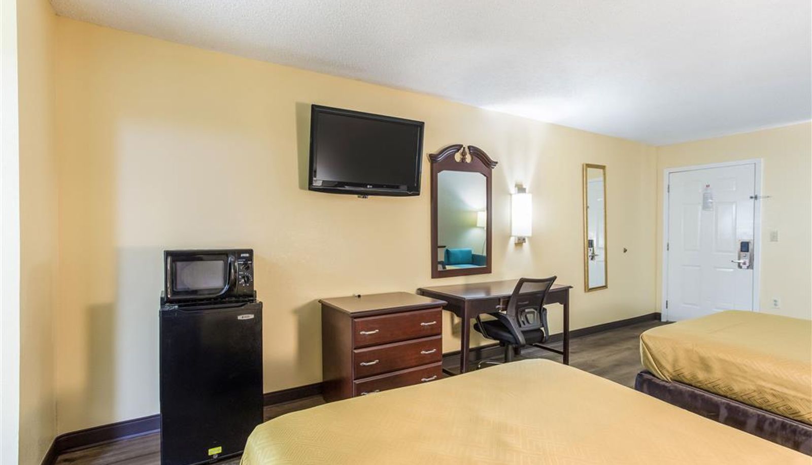 Zimmer - Econo Lodge Clinton - Jackson West