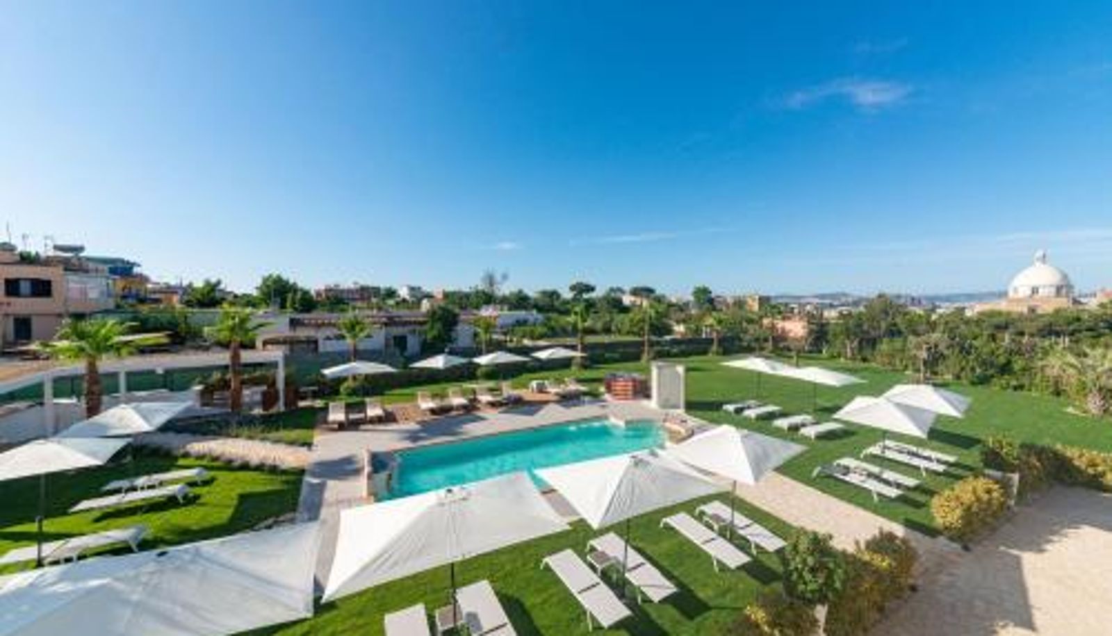 Pool - Insula Boutique Hotel