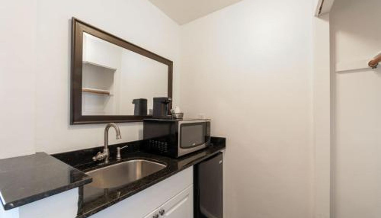 Küche - Captain's Table Hotel by Everglades Adventures