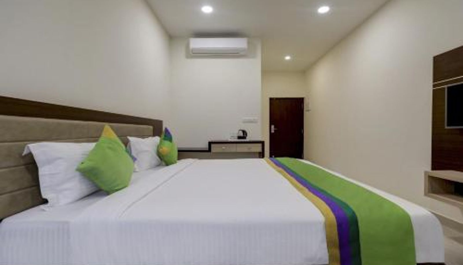 Room - Treebo The Horizon Kankanady