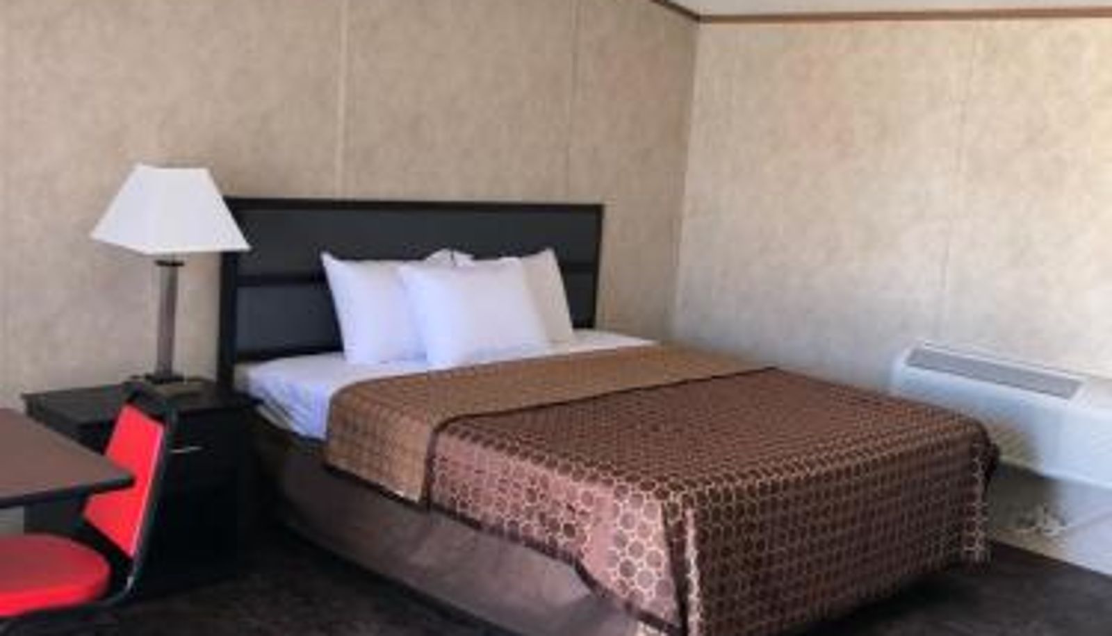 Room - Monahans Country Inn