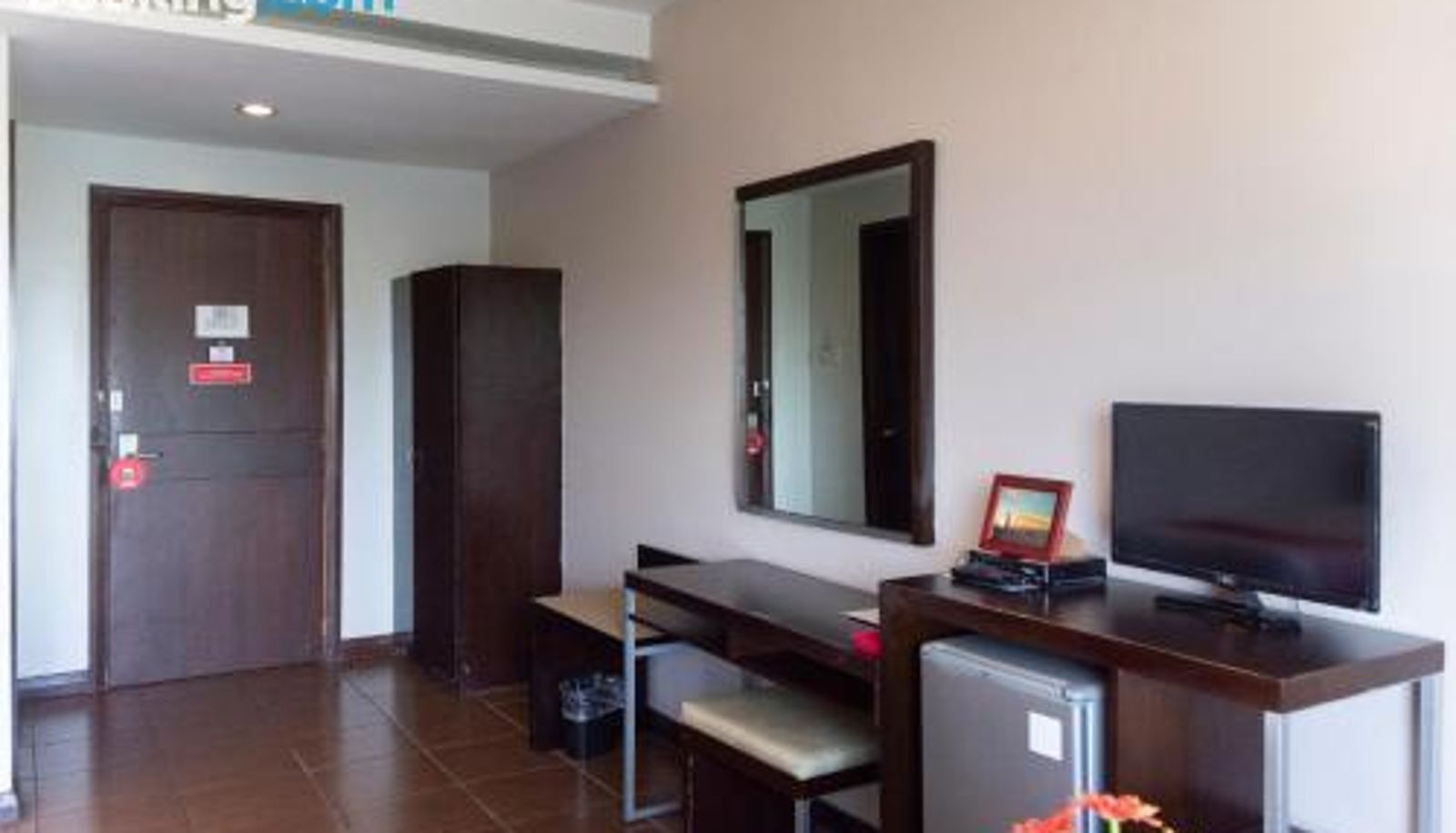 Tripla - East View Hotel