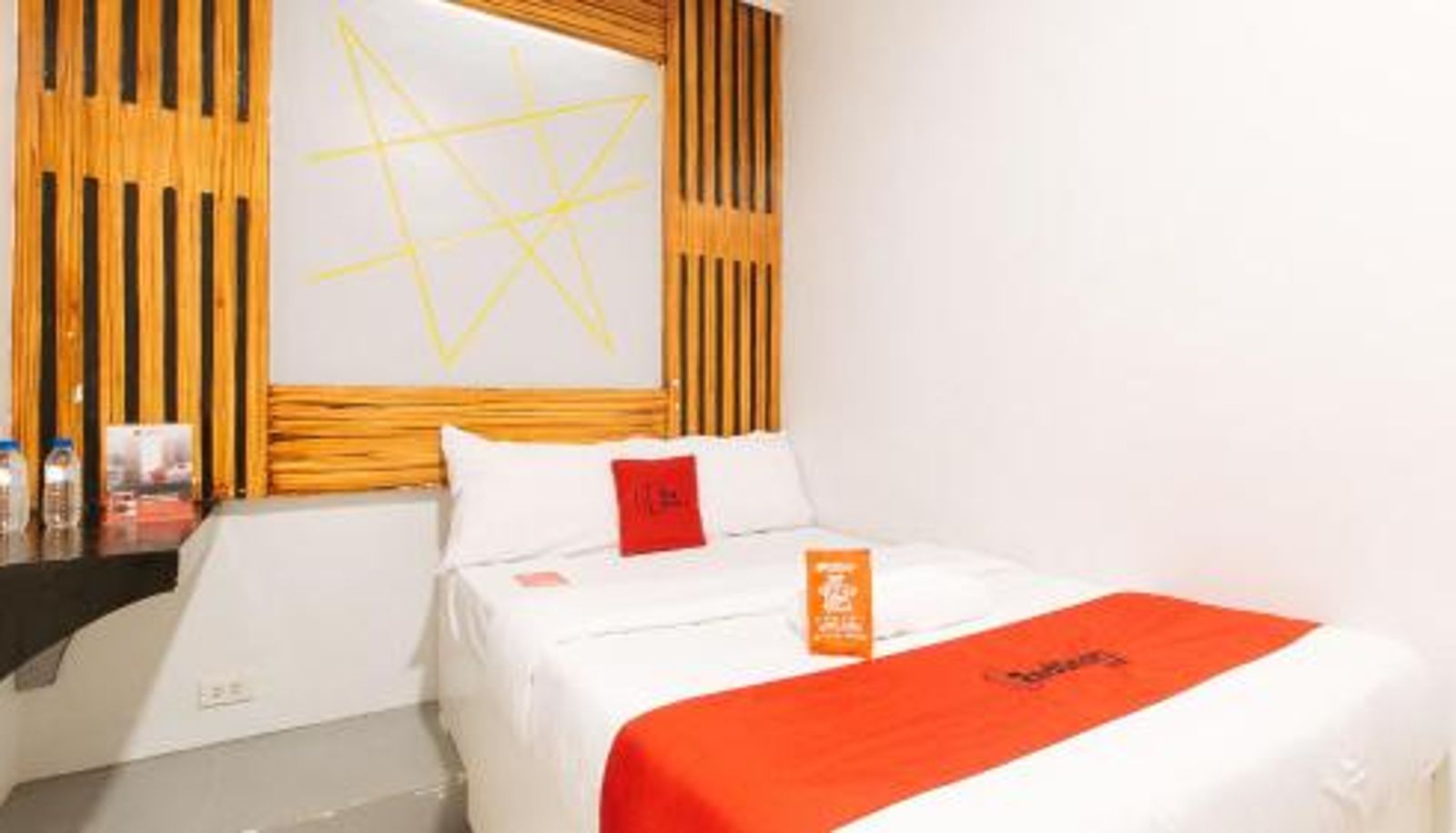 Room - RedDoorz near Quiapo Church Manila