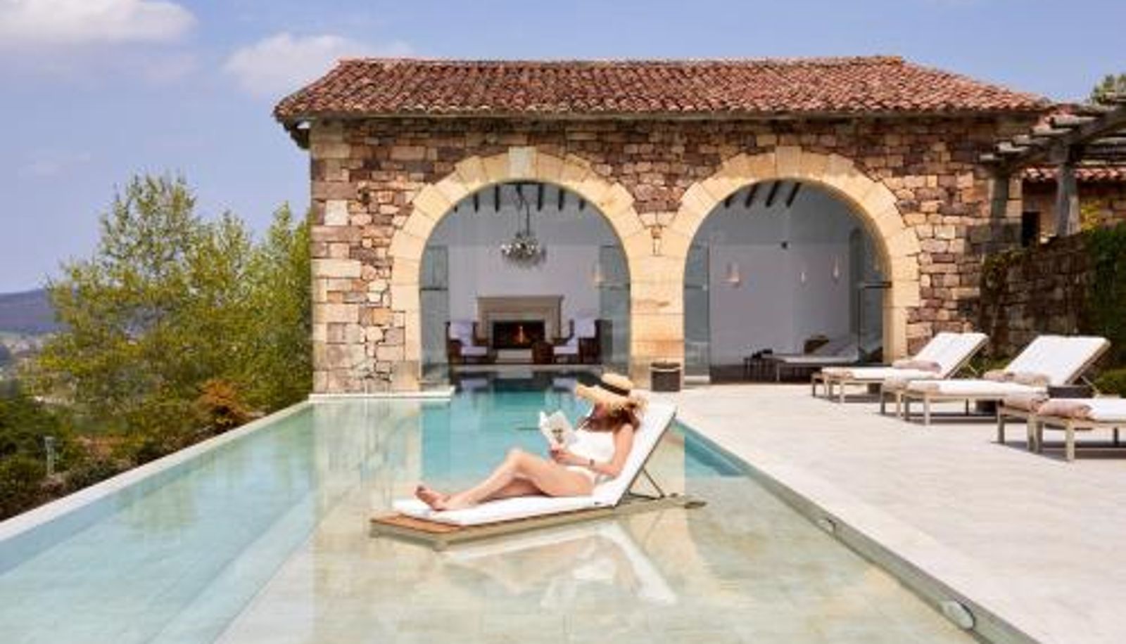 Basen - Helguera Palacio Boutique & Antique