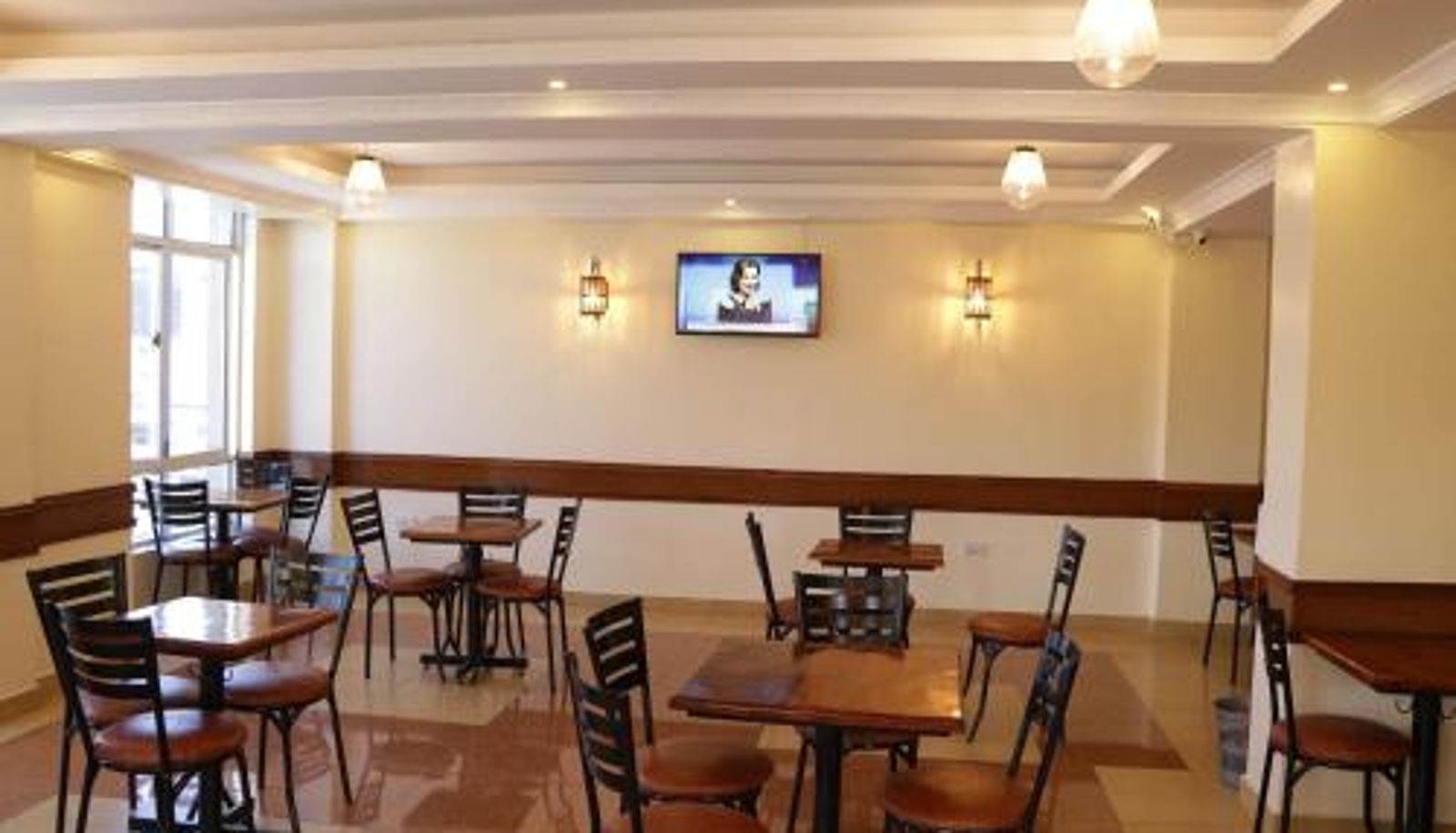 Ontbijtzaal in het restaurant - Claire de Lune Moonlight Hotel