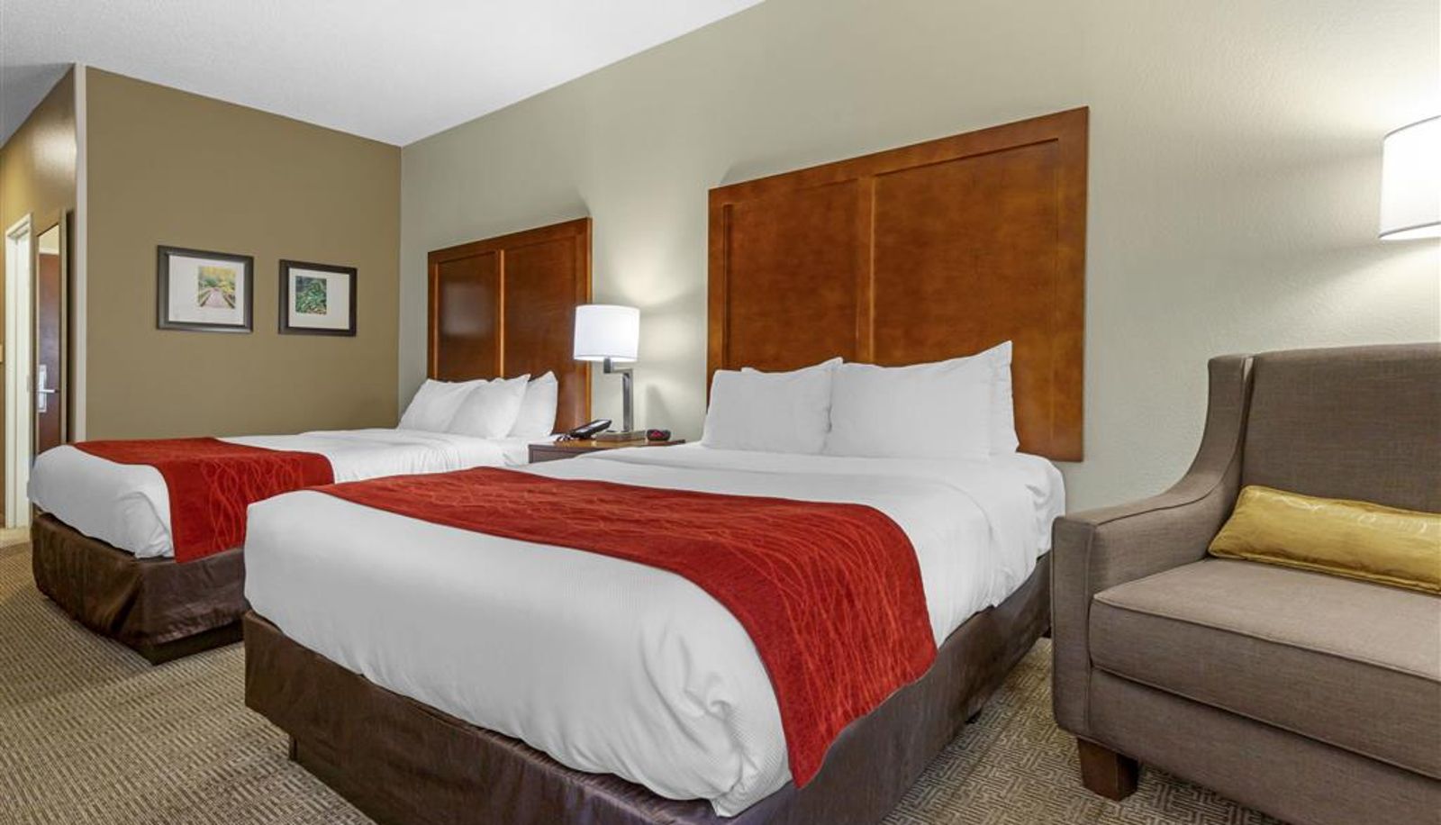 Camera - Comfort Inn & Suites Lenoir Hwy 321 Northern Foothills