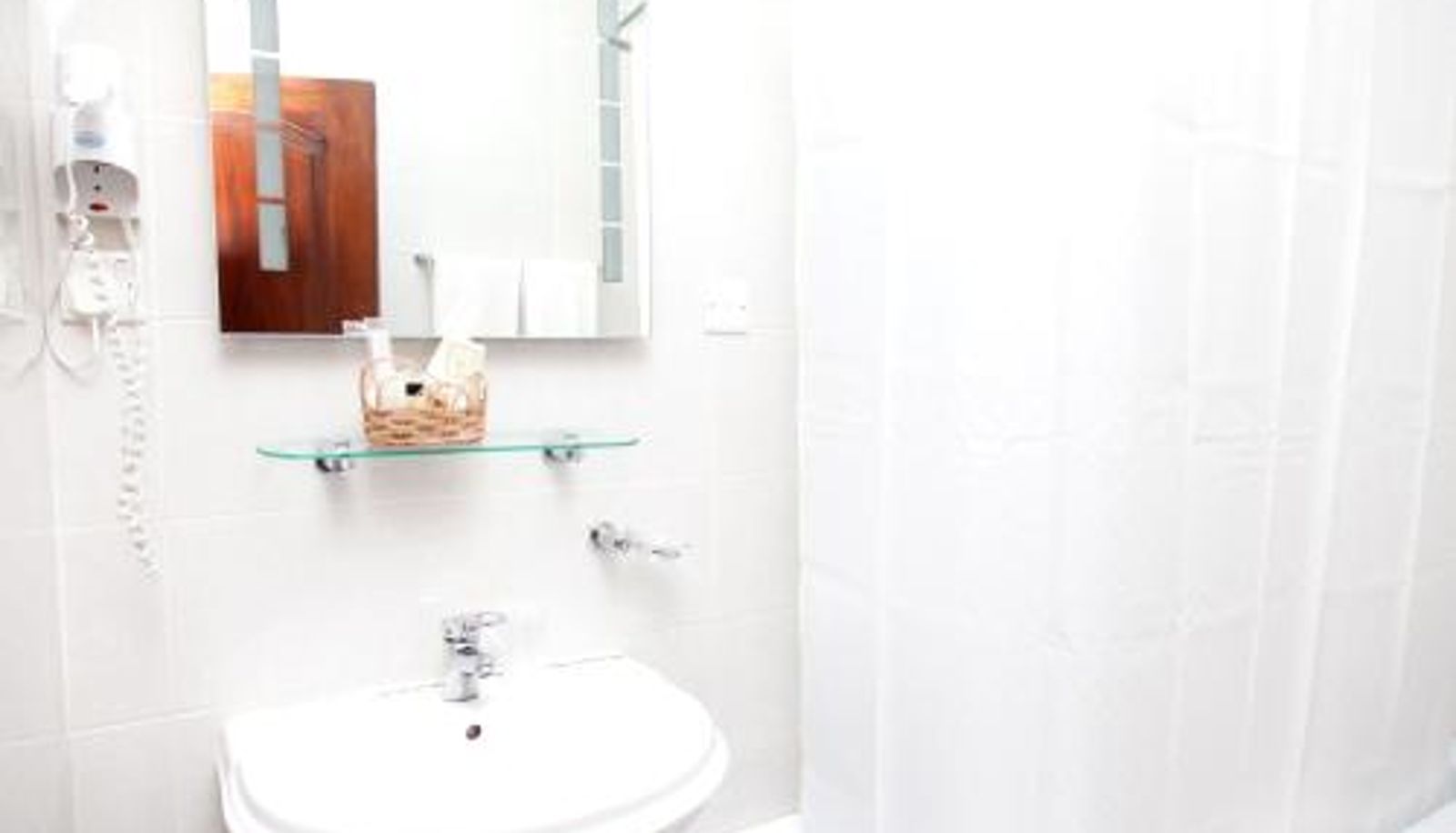 Habitación - Cantonments Mahogany Lodge
