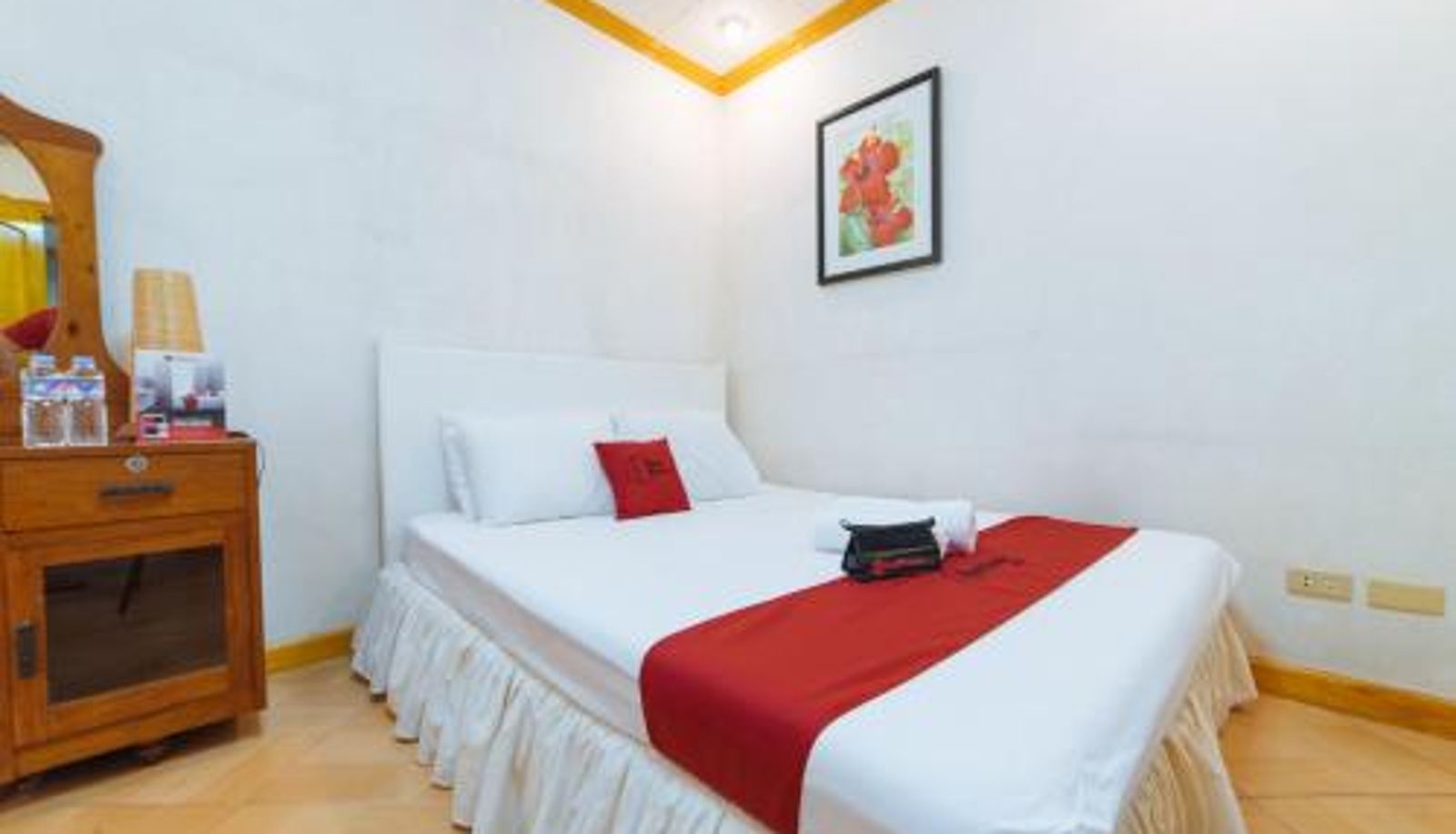 Suite - RedDoorz @ Arimbay Legazpi City