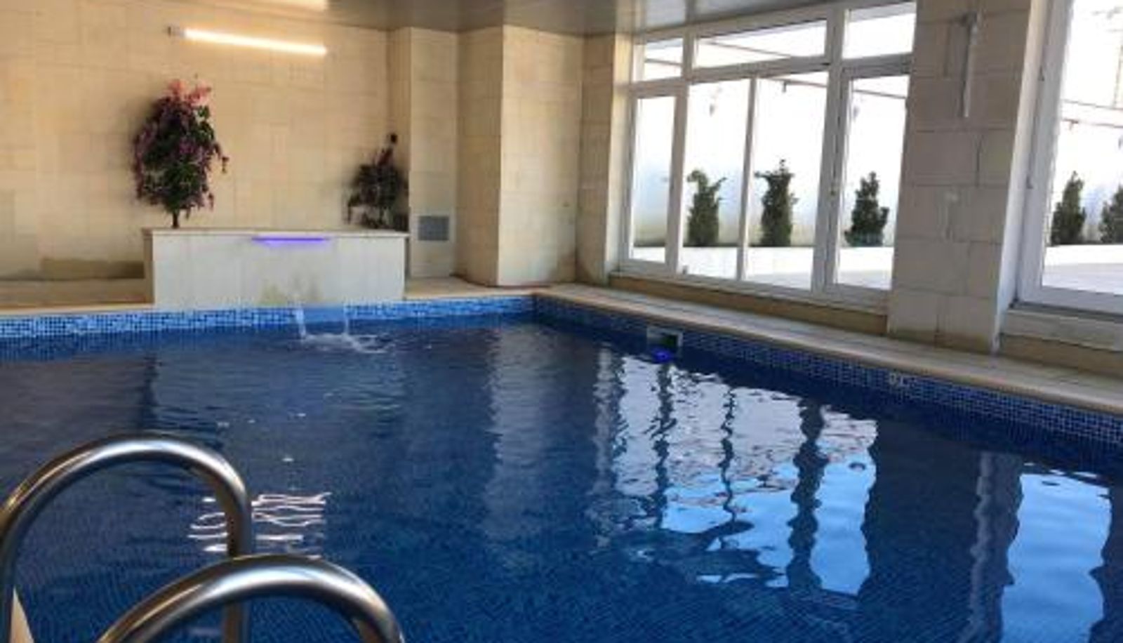 Pool - Hotel Restaurant Elite