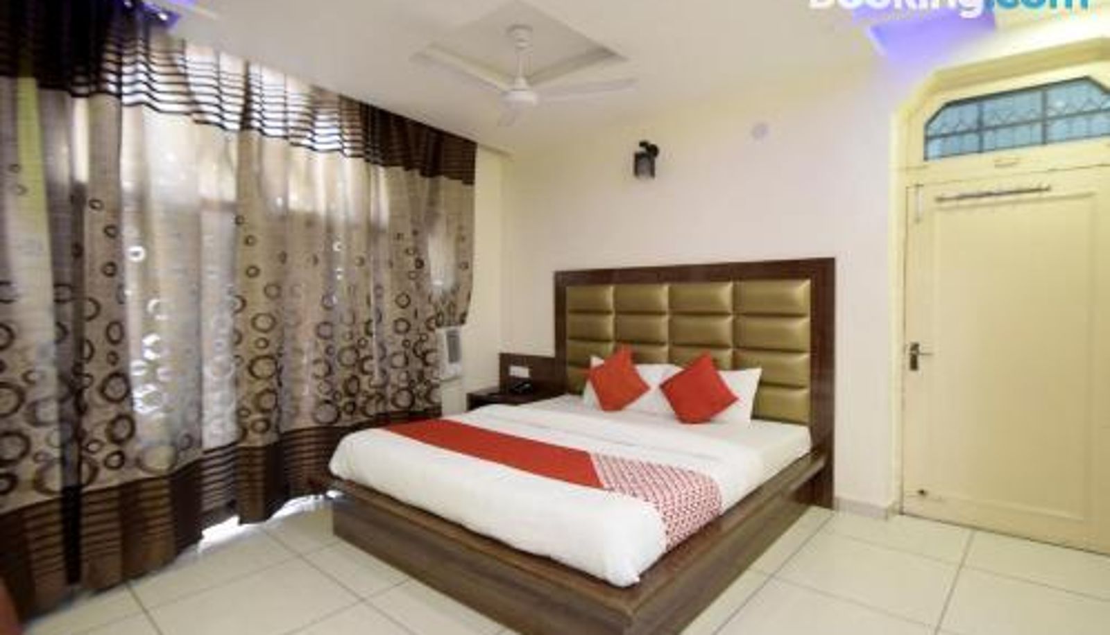Tripla - Hotel Maa Residency