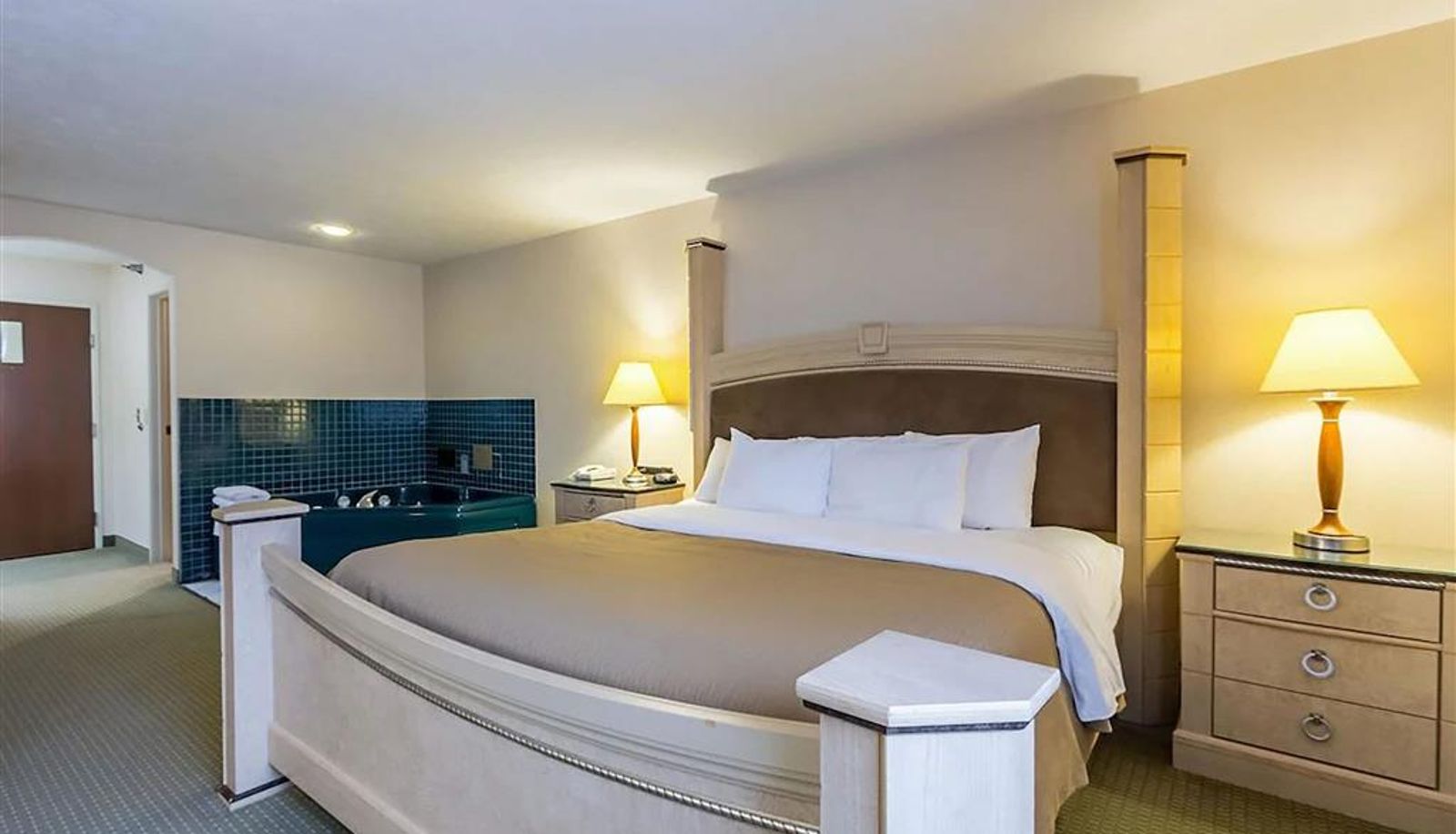 Camera - Baymont by Wyndham Omaha SW