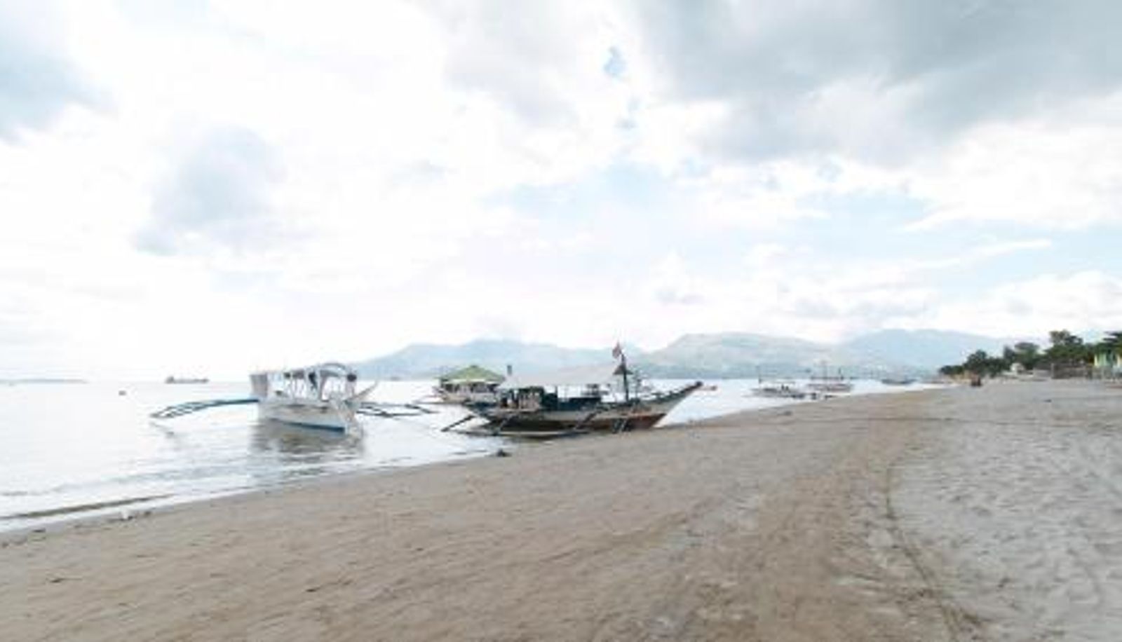 Beach - RedDoorz Plus at Lagoon Resort Zambales