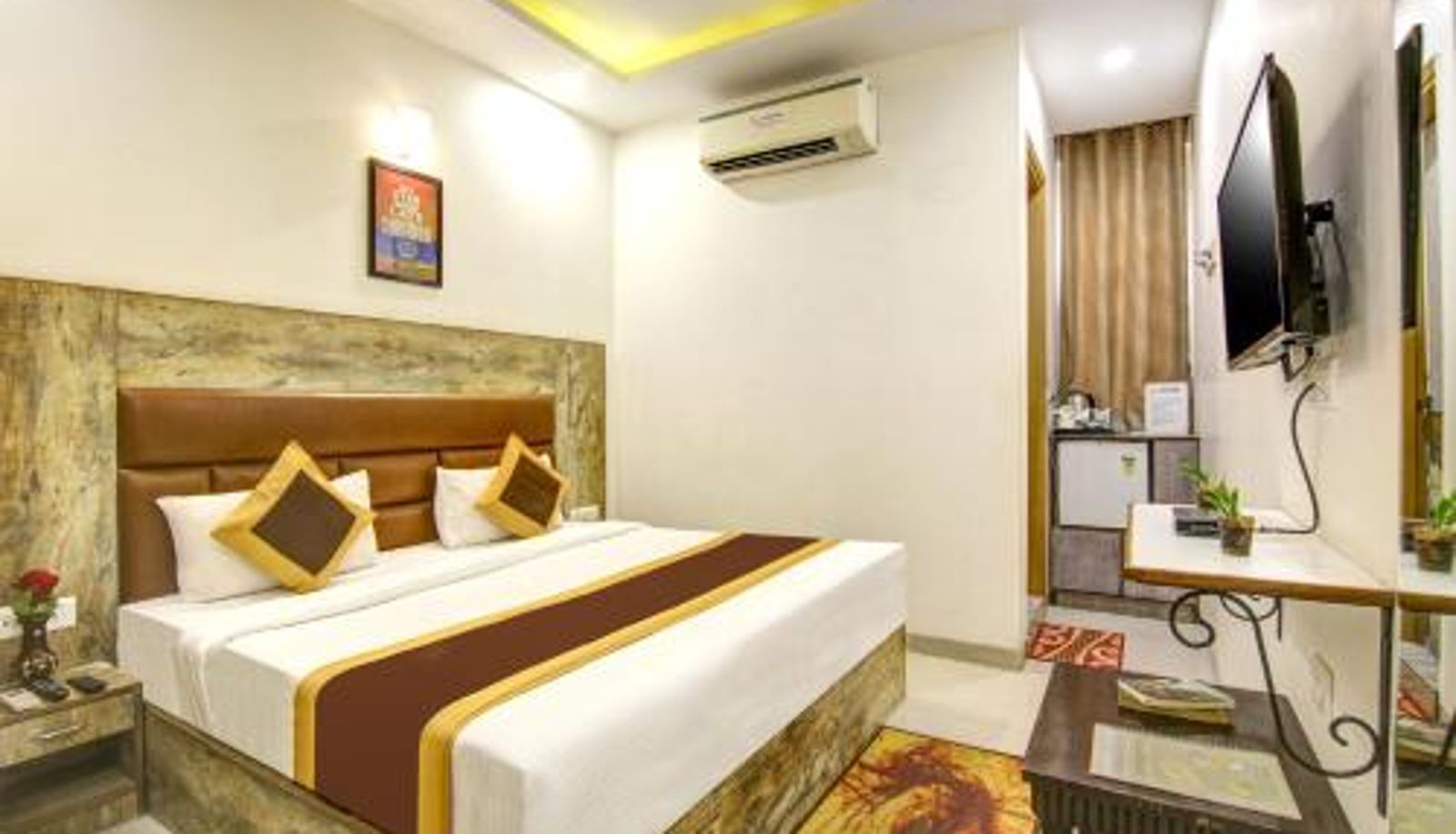 Zimmer - Gracious by Vishesh Hotels & Home Stay