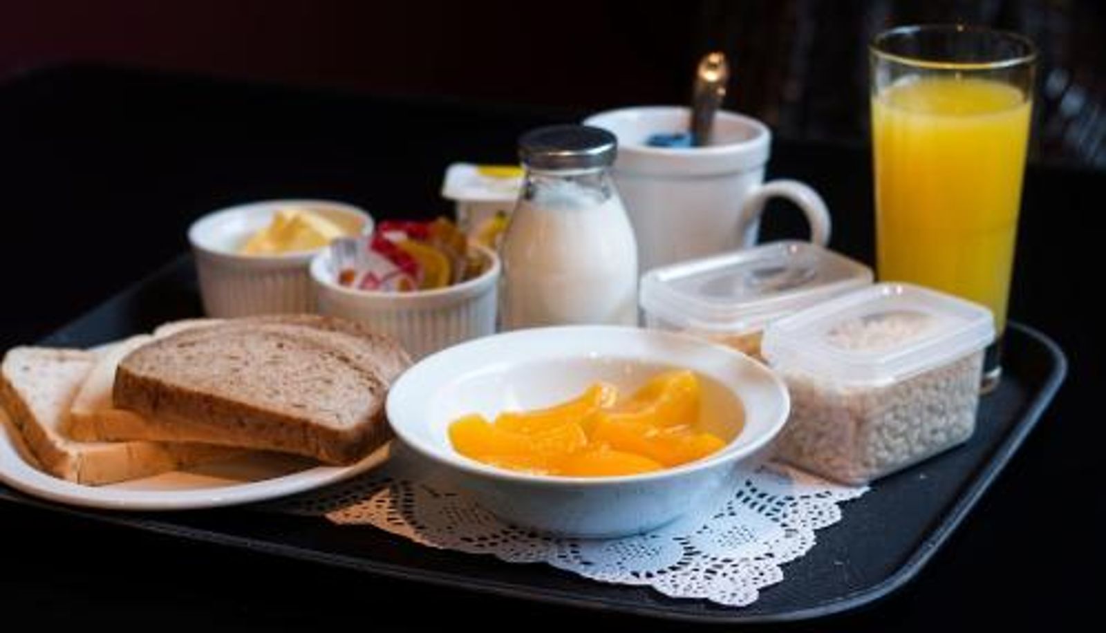 Frühstücksraum innerhalb des Restaurants - Masonic Hotel