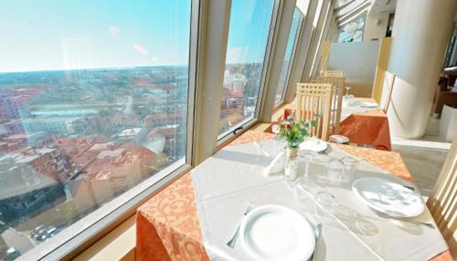 Sala prima colazione all'interno del ristorante - Jolly Hotel
