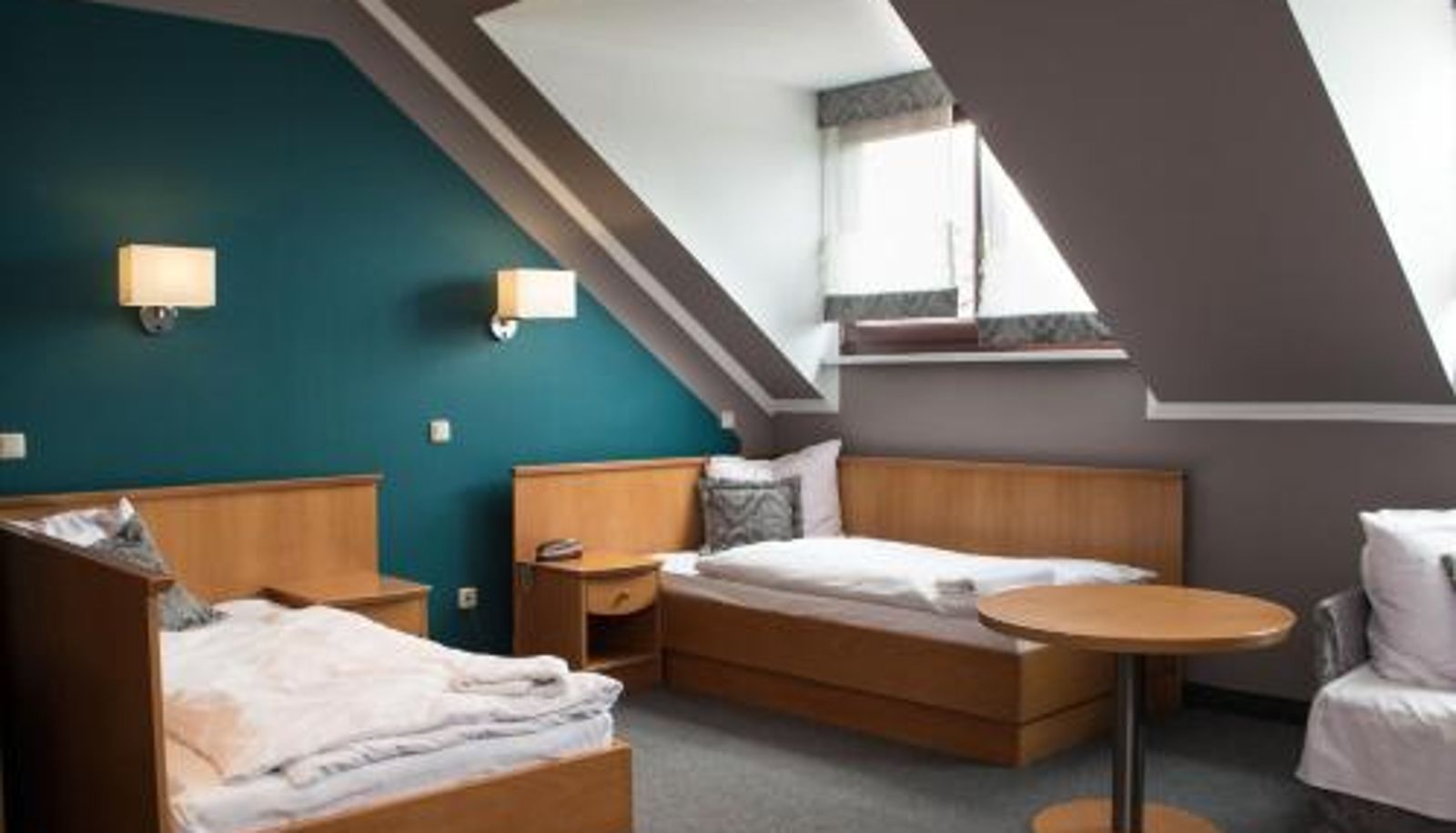 Triple room - Hotel Restauracja Tawerna Gliwice - duży parking gratis