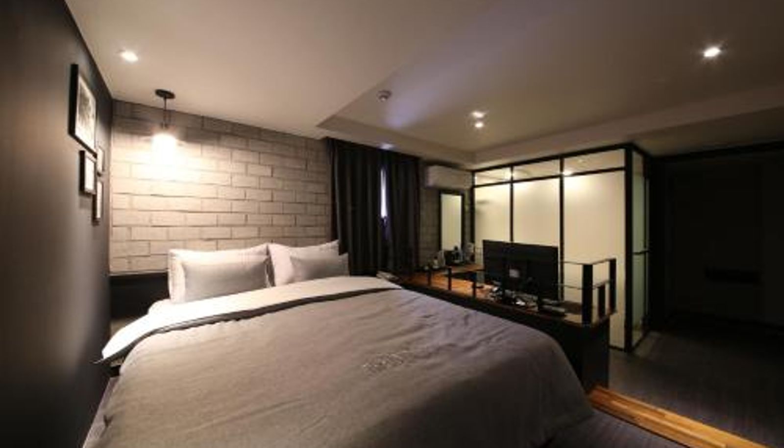 Room - The Last Hotel Nampo