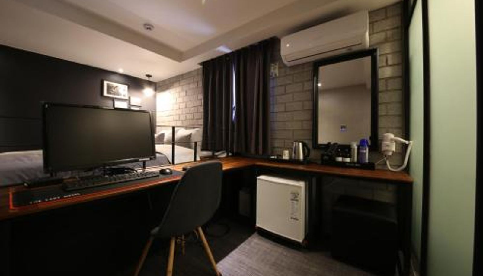 Info - The Last Hotel Nampo