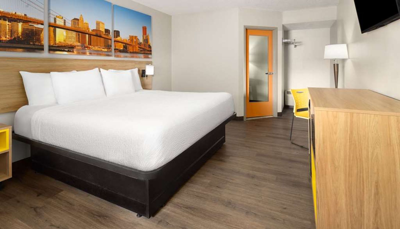 Room - Days Inn & Suites by Wyndham Albany