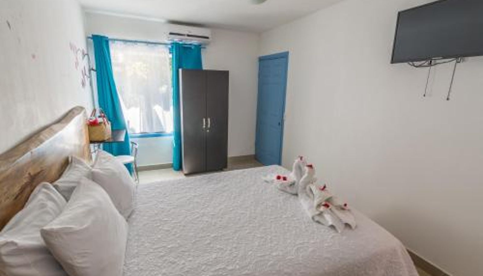 Info - CLUB IBIZA - Party Hotel & Beach Club
