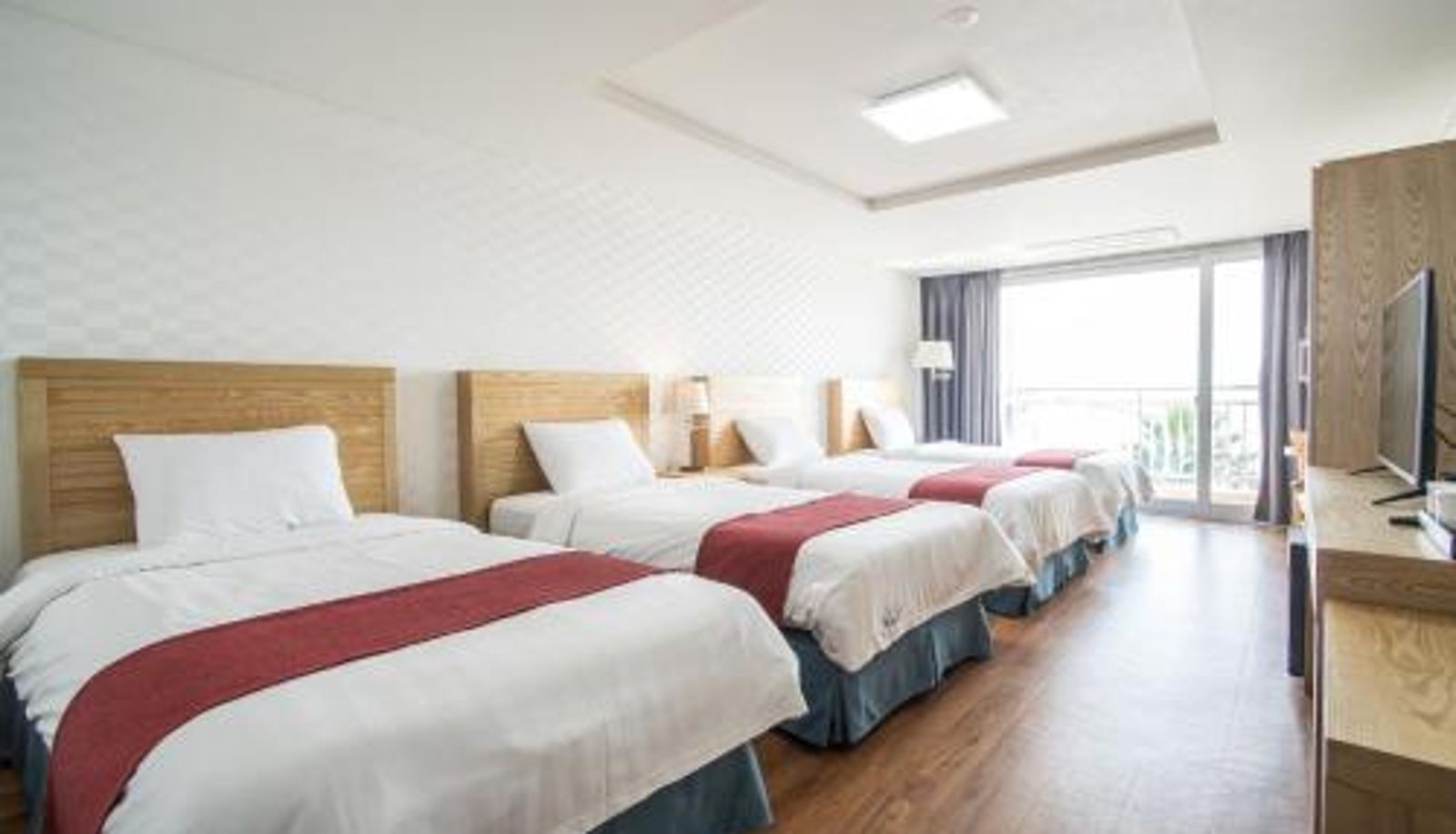 Zimmer - Breeze Bay Hotel