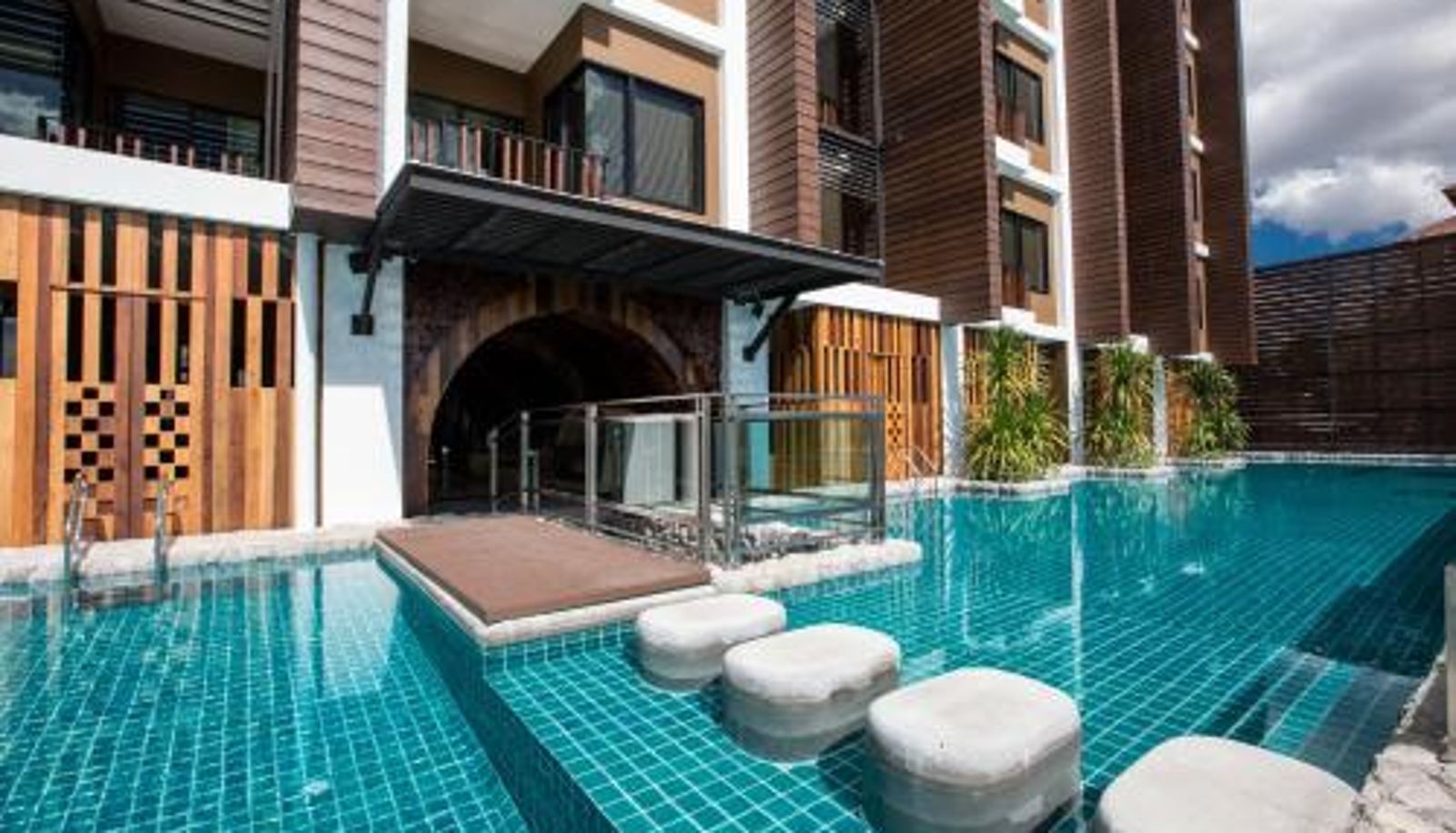 Información - Natee The Riverfront Hotel Kanchanaburi