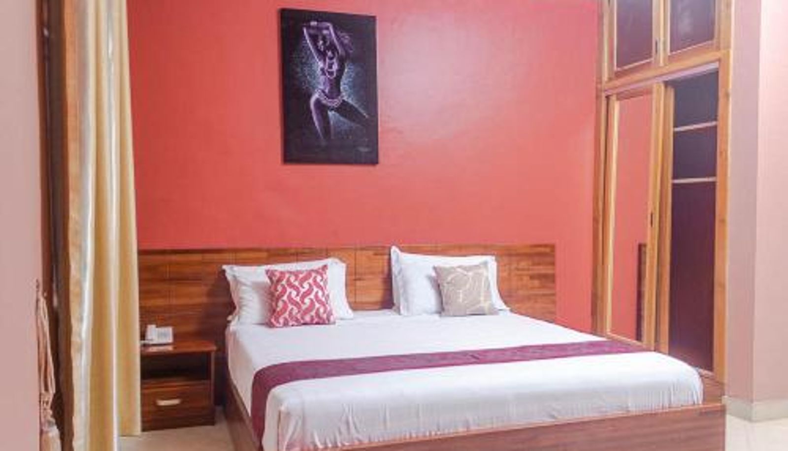 Room - Triple Hill Hotel