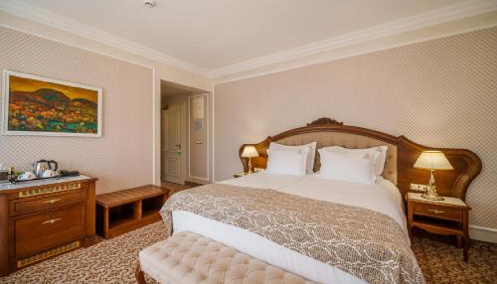 Room - Residence City Garden - Certificate of Excellence Top 10 BEST Five-Stars City Hotels for 2024 awarded by HTIF