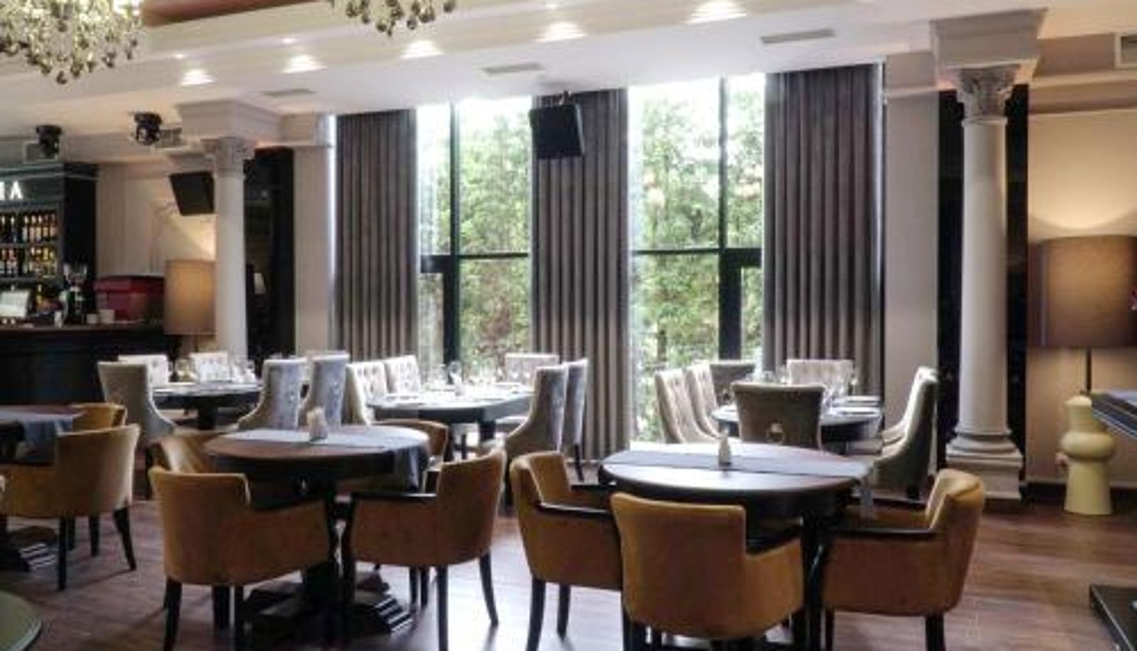 Frühstücksraum innerhalb des Restaurants - ASTORIA Boutique Hotel