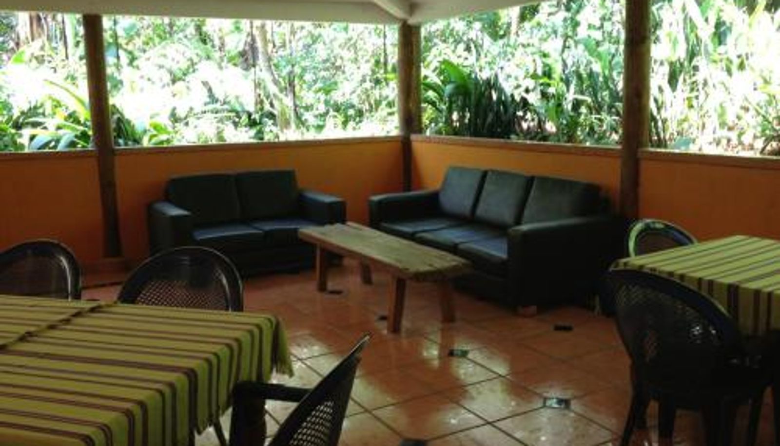 Sala śniadaniowa w restauracji - Reserva Natural Atitlan