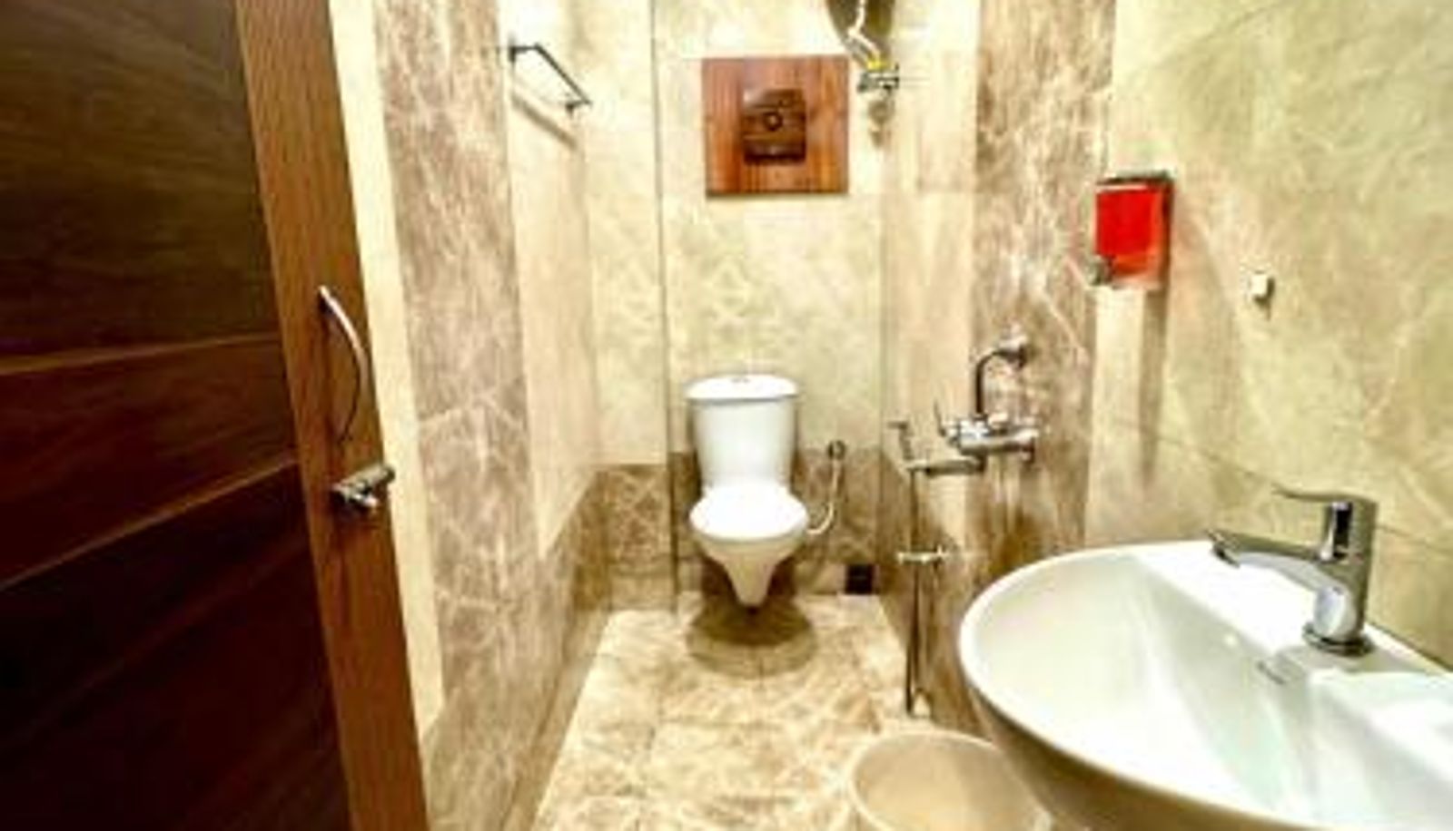 Chambre triple - Silver Line Hotel - Kolkata Nr Netaji Subhash Chandra Bose International Airport with Airport Drop