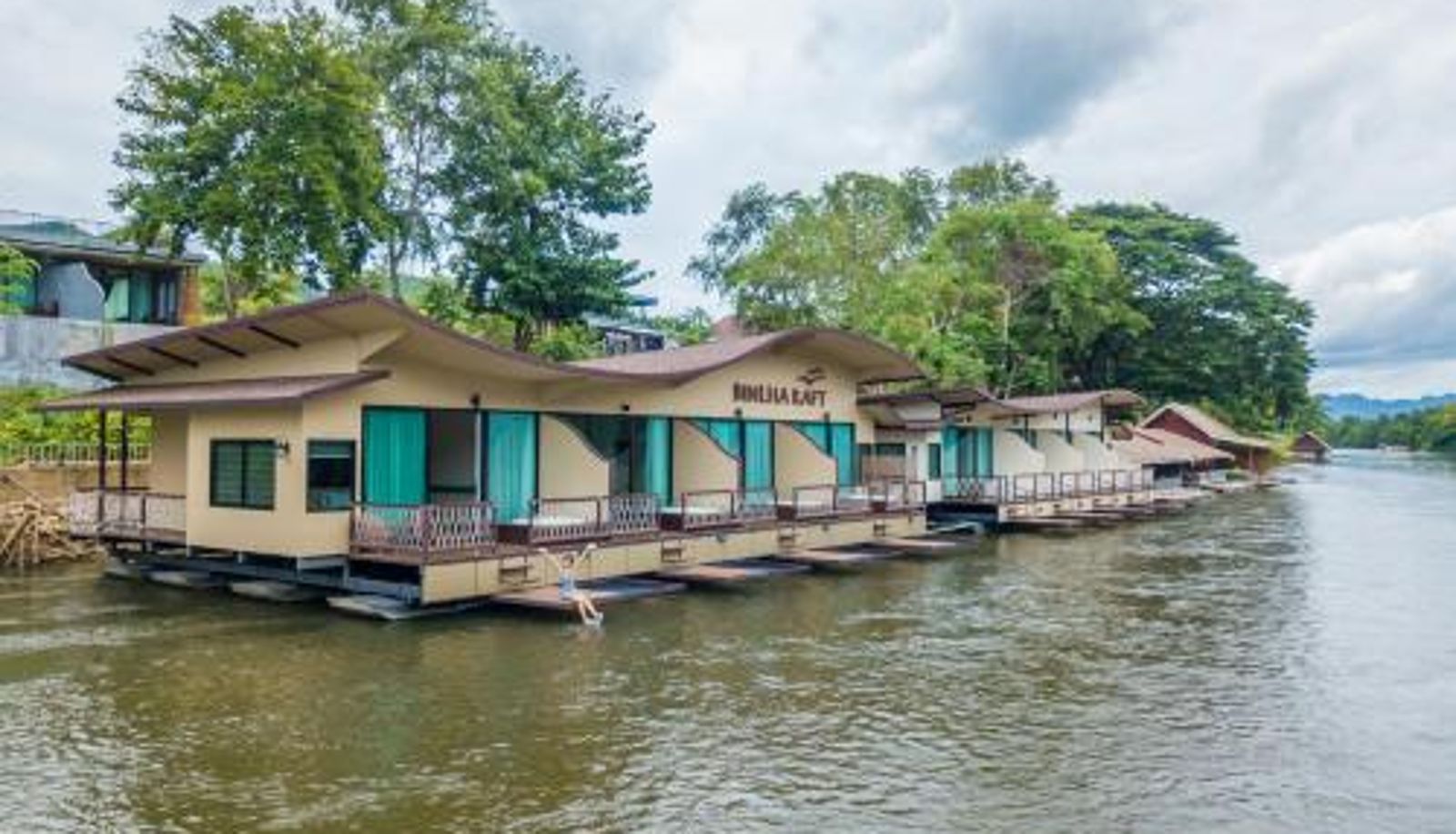 Zona exterior del hotel - Binlha Raft Resort