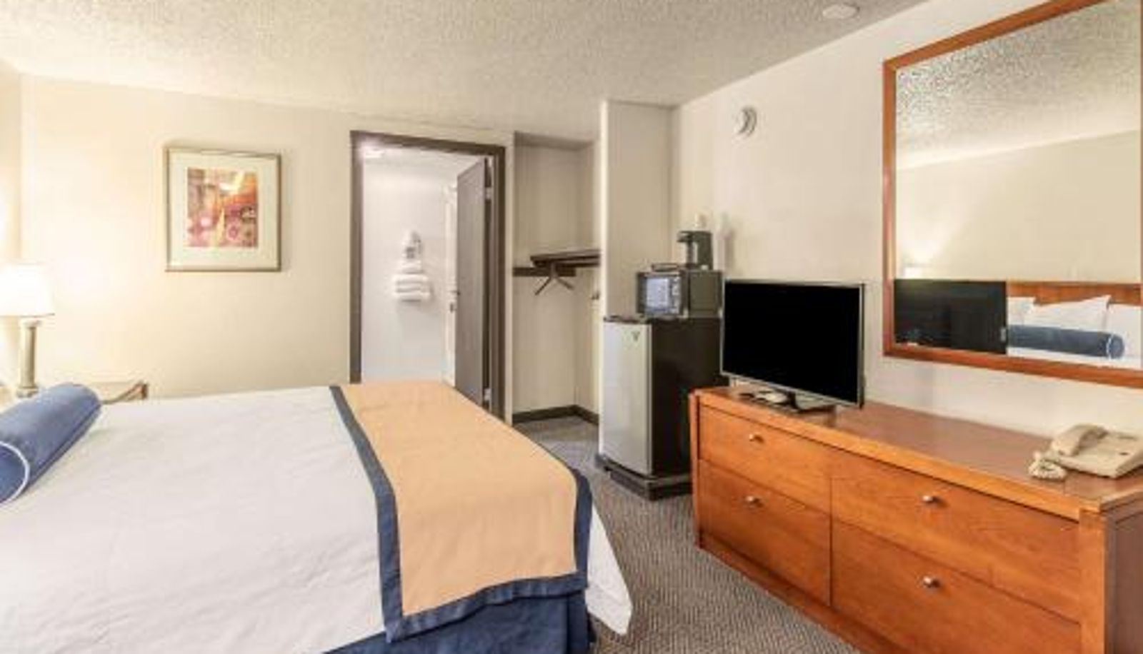 Camera - Value Inn Kenosha I-94 - Exit 344