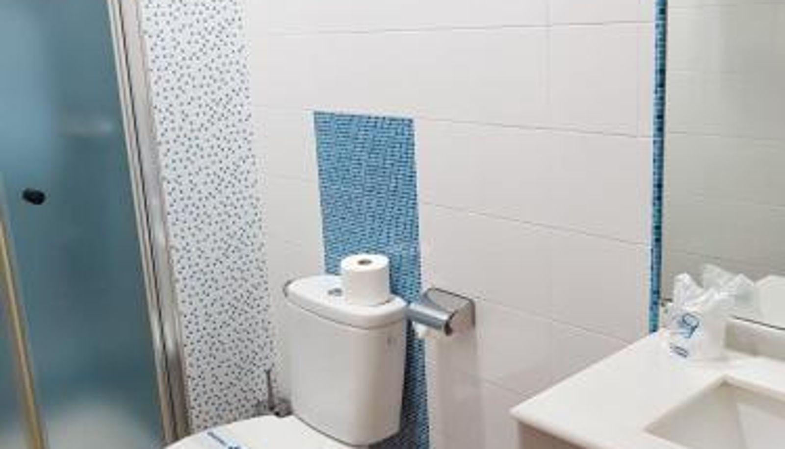 Badezimmer - Hotel Plaza Escribano