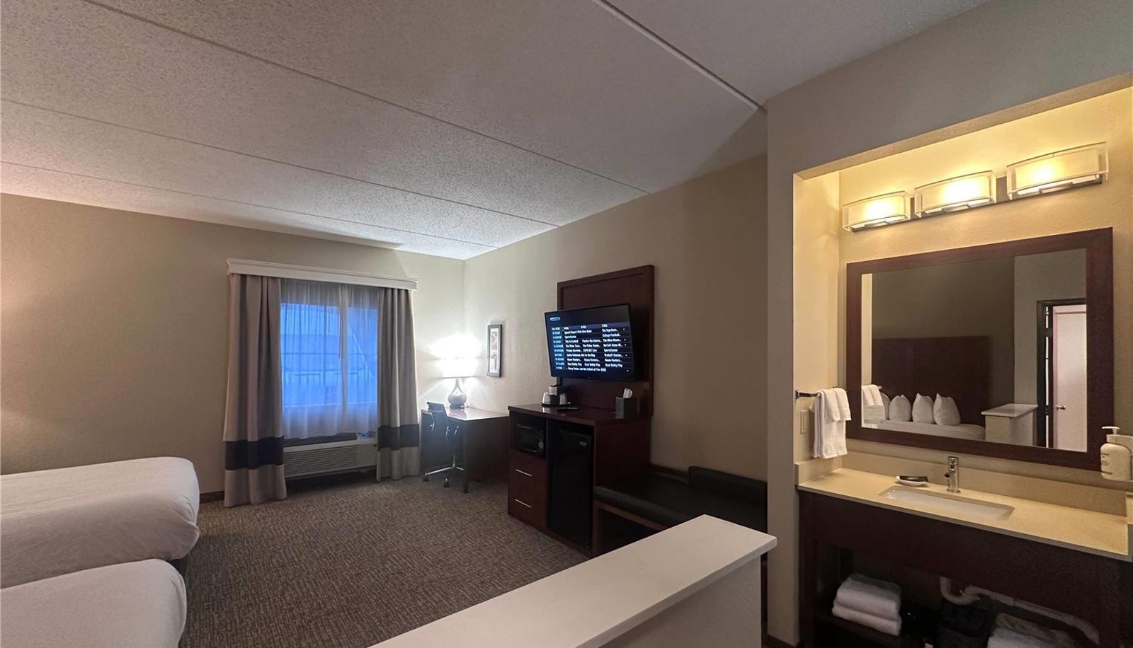 Zimmer - Wingate by Wyndham Pittsburgh/West Mifflin