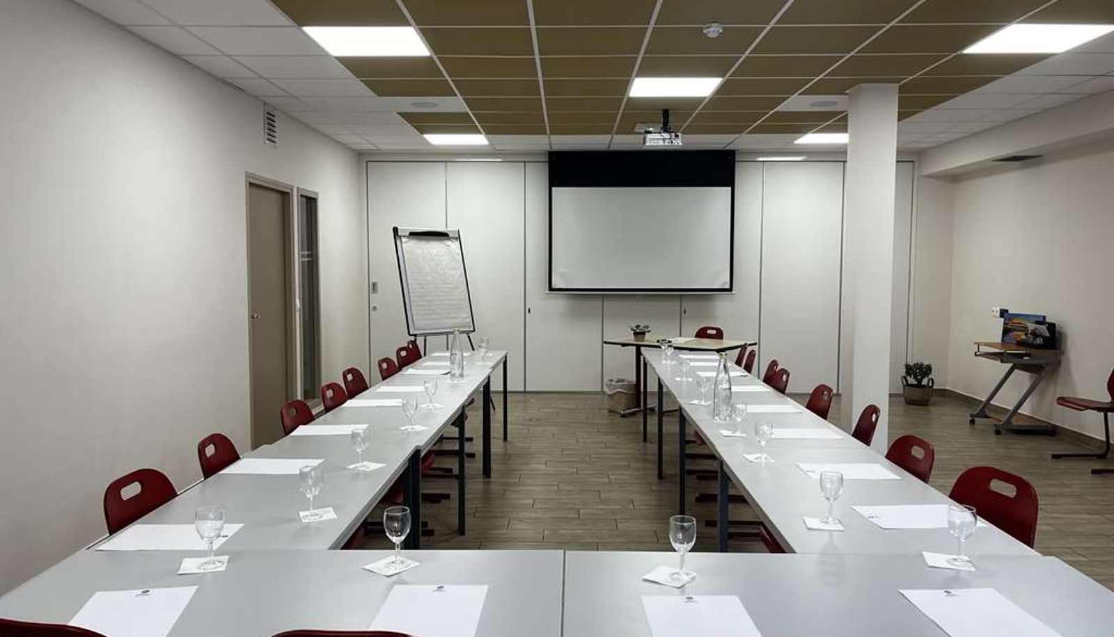 Konferenzraum - Best Western Blanche De Castille Dourdan