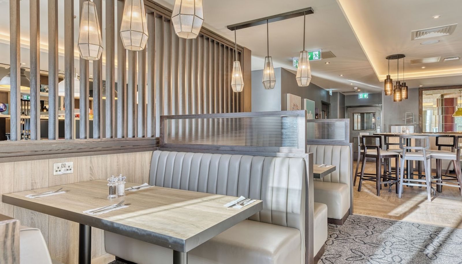 Restaurant - Premier Inn London Canary Wharf (Westferry)