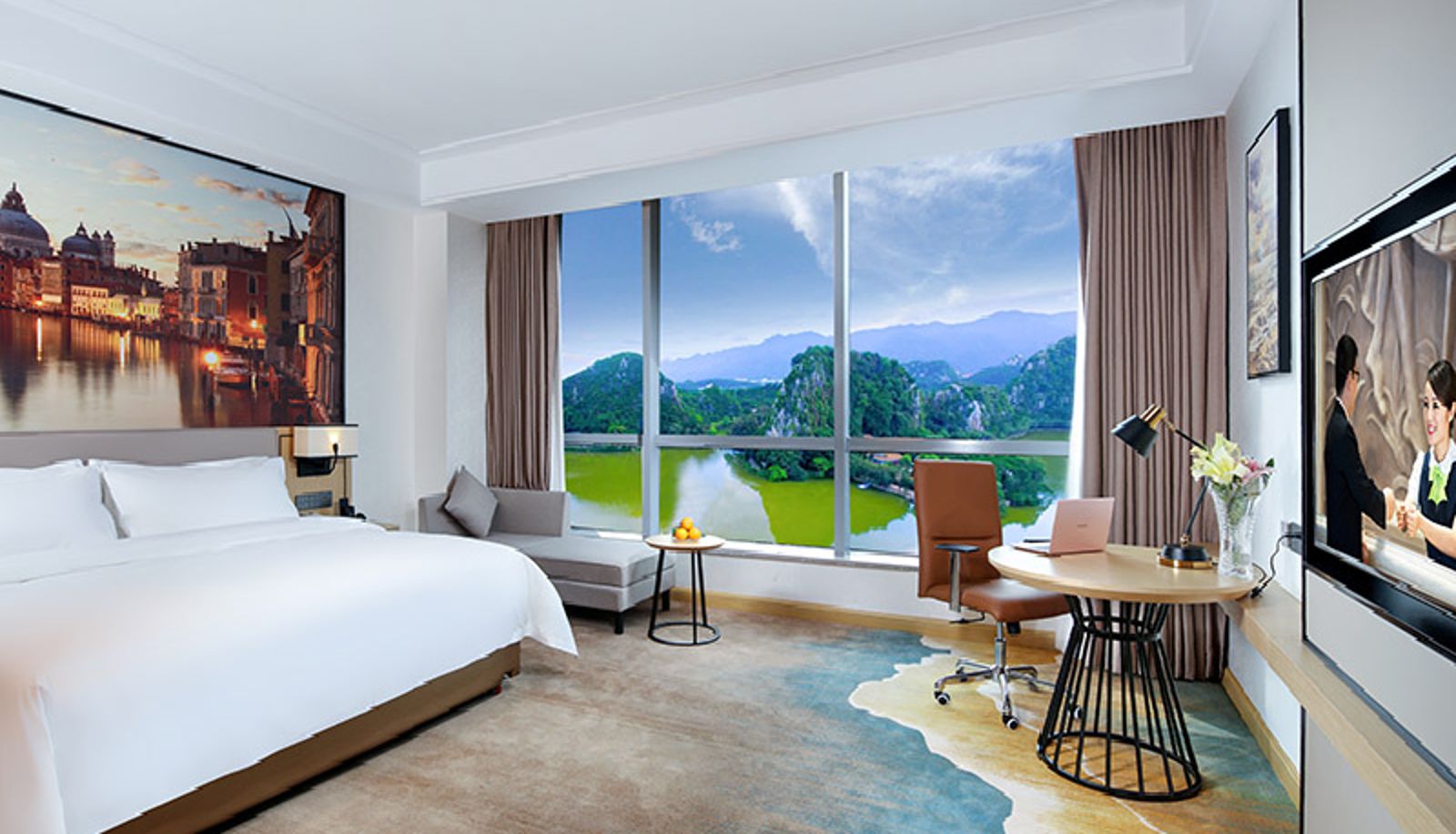 Zimmer - Vienna International Hotel Seven star rock star la