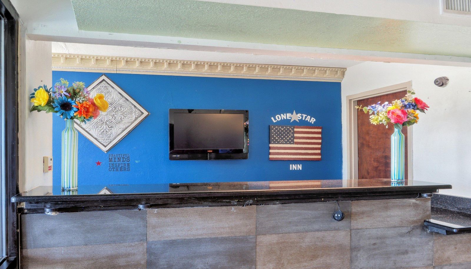 Hall - Lonestar Inn and Suites