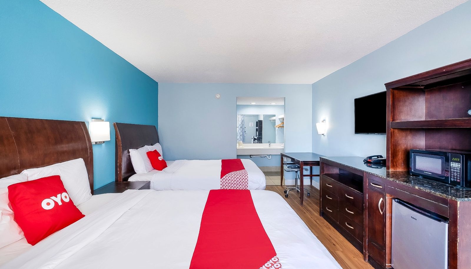 Room - TN OYO Hotel Cleveland