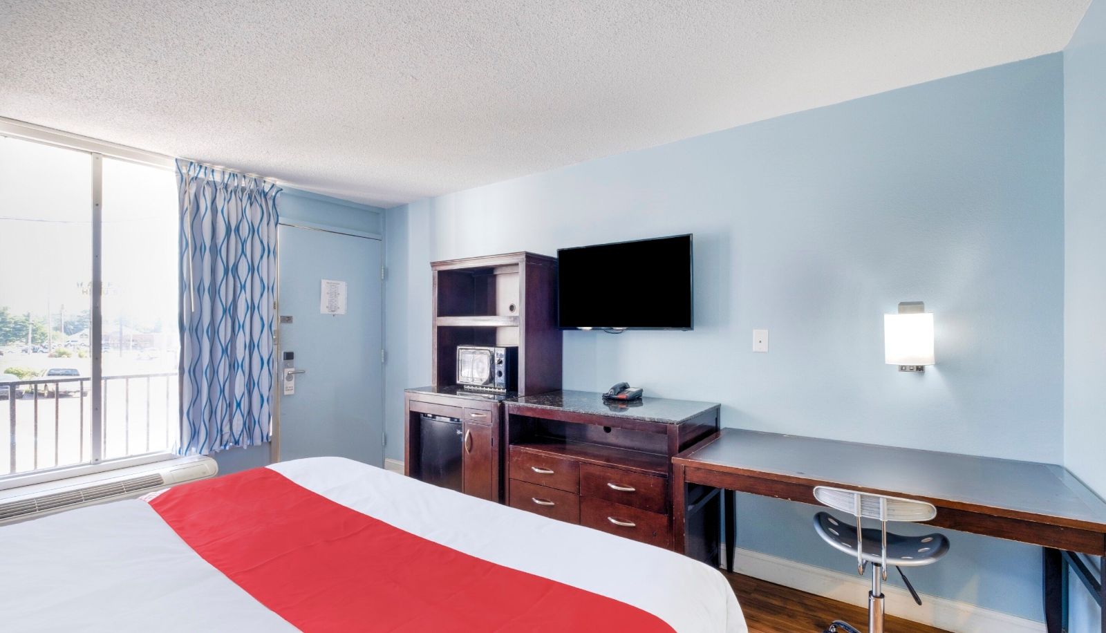 Room - TN OYO Hotel Cleveland