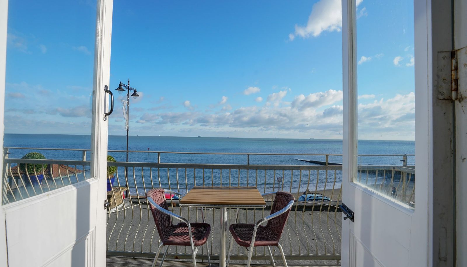 Room - OYO Shanklin Beach Hotel