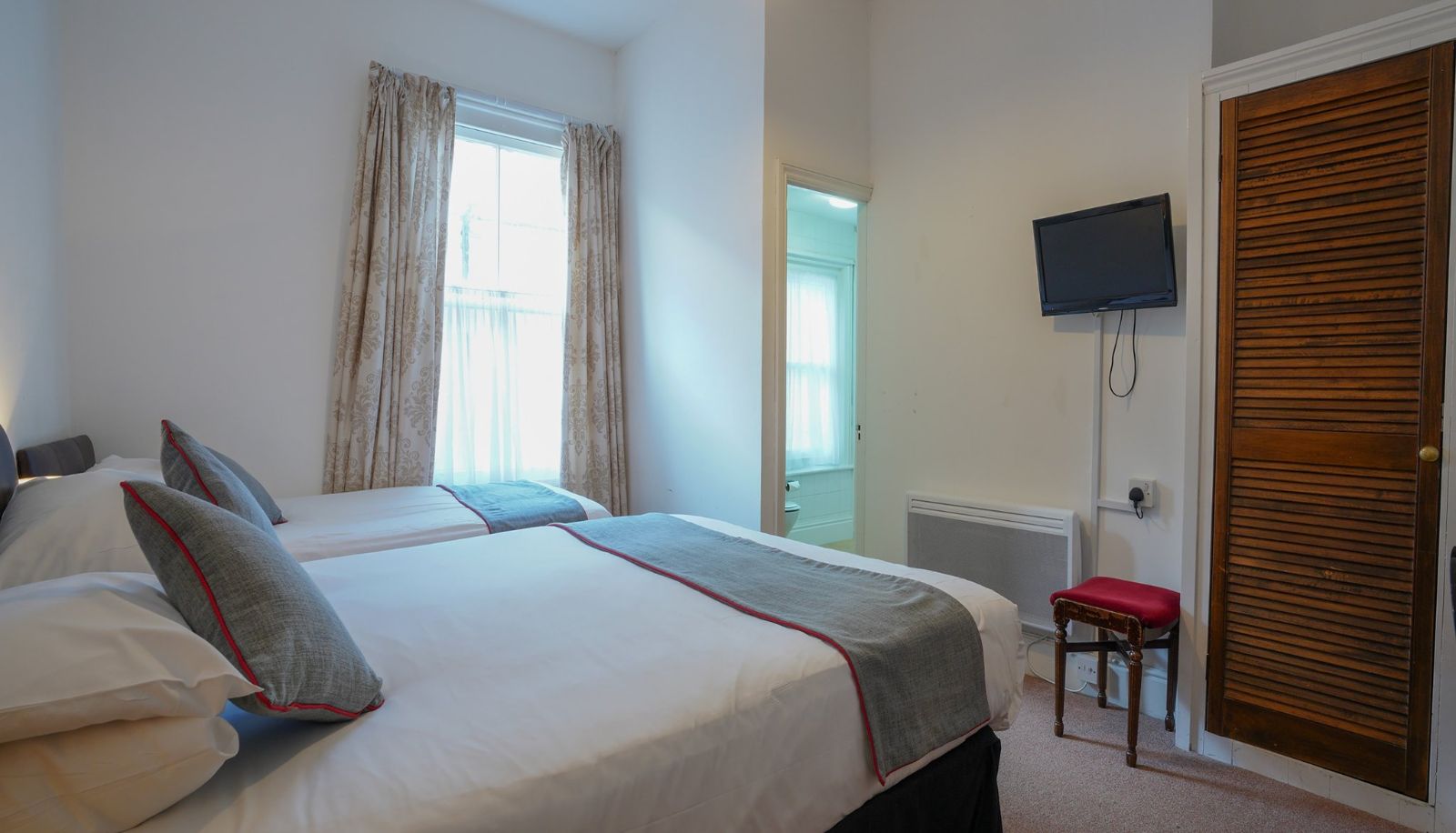 Room - OYO Shanklin Beach Hotel