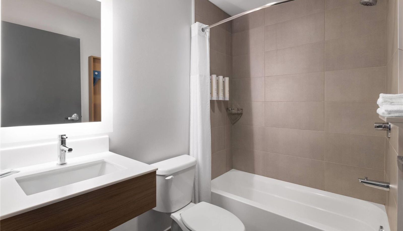 Room - Microtel Inn & Suites by Wyndham Rehoboth Beach