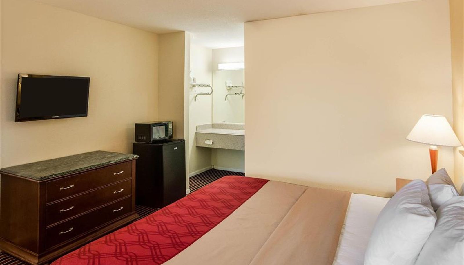 Zimmer - Rodeway Inn & Suites Hwy 290 NW
