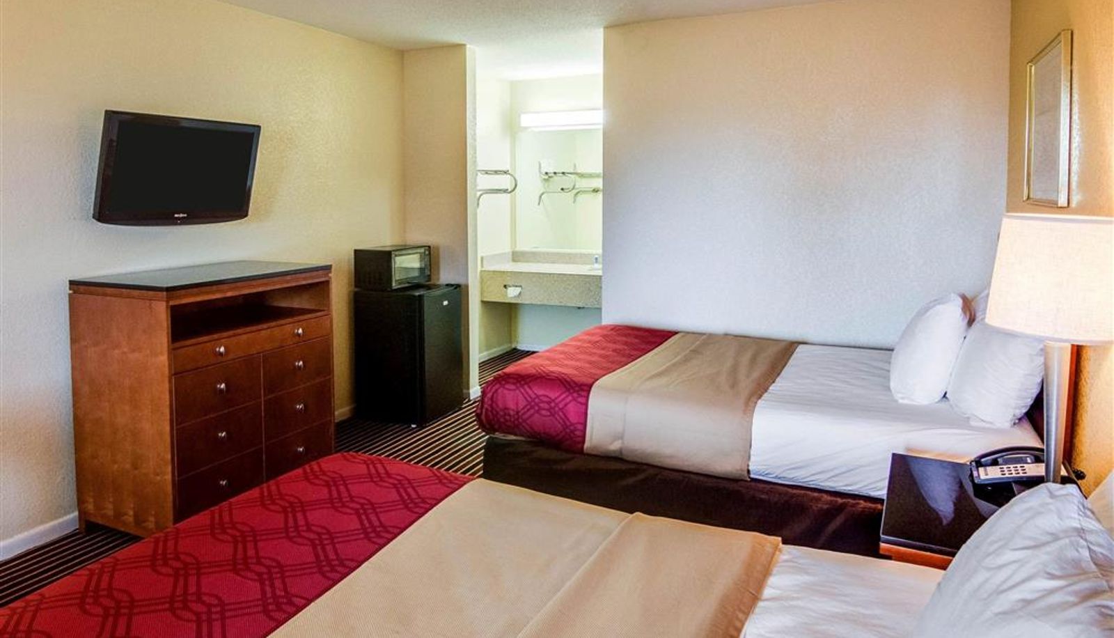 Zimmer - Rodeway Inn & Suites Hwy 290 NW
