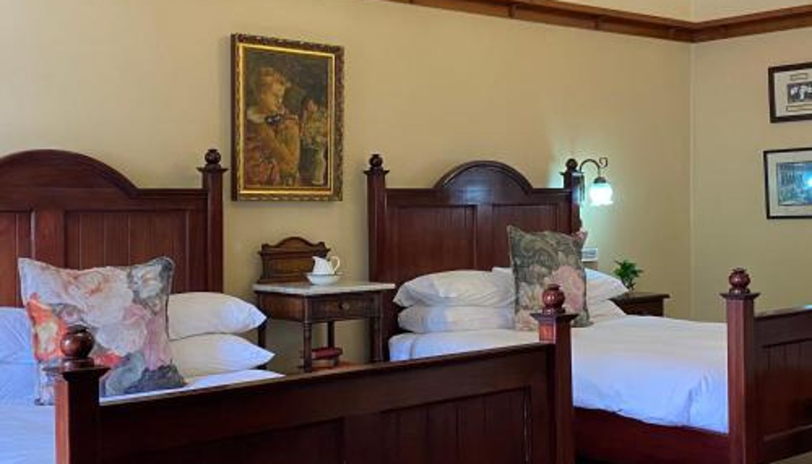 Camera - Kimberley Club Guesthouse