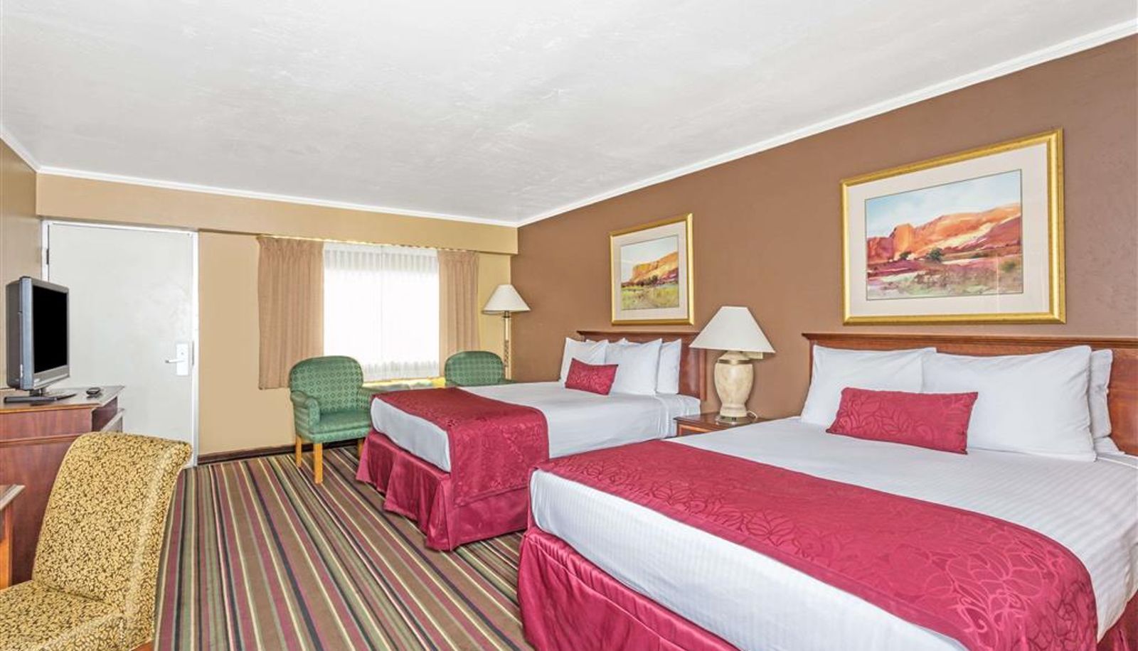 Room - Days Inn & Suites by Wyndham Logan